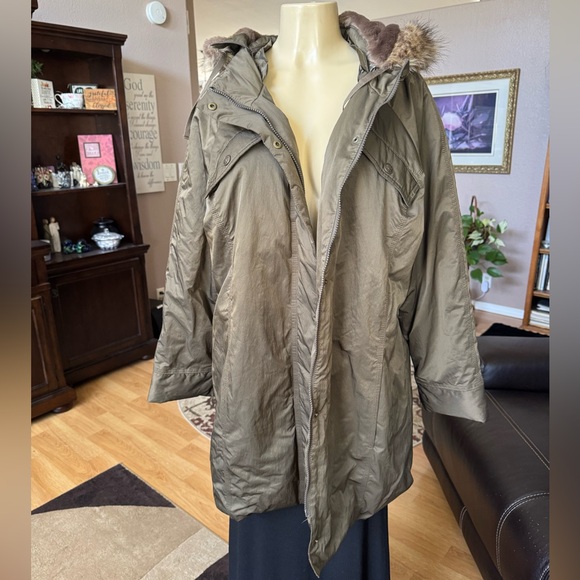 Old Navy olive parka coat with faux fur hood-size XL - Picture 1 of 11